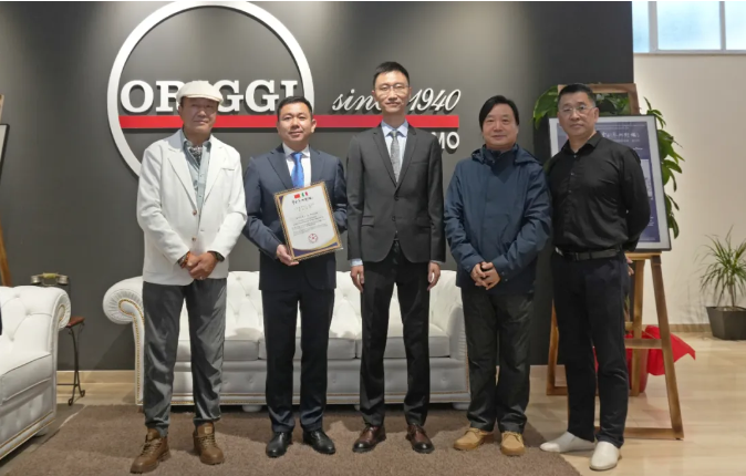 胡志建獲李可染畫(huà)院授予【中國(guó)意大利文化交流貢獻(xiàn)