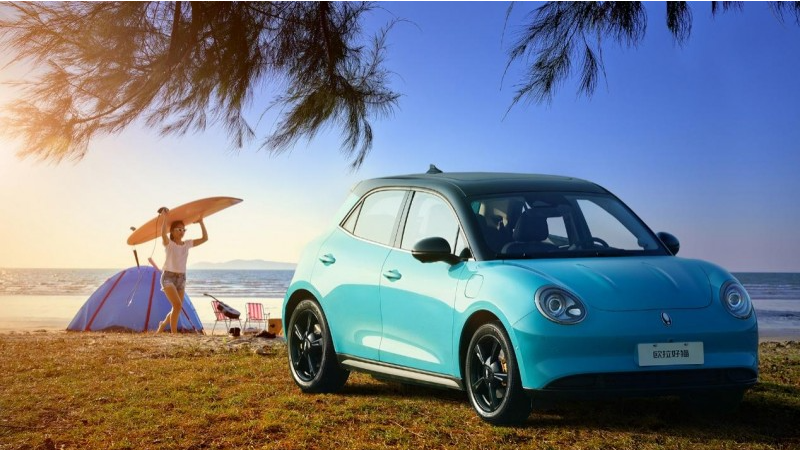 配備專(zhuān)屬“賽里木湖藍(lán)”車(chē)色 歐拉好貓周年紀(jì)念版出