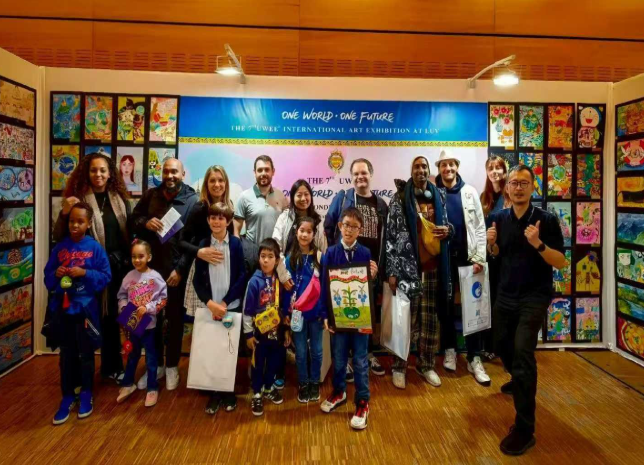 第7屆UWEE盧浮宮國(guó)際藝術(shù)展參展中國(guó)青年藝術(shù)家樊非凡